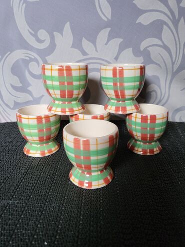 Kuhinjski setovi: Postolja nova za kuvana jaja 70,80te. Postolja komada 6 u — 1