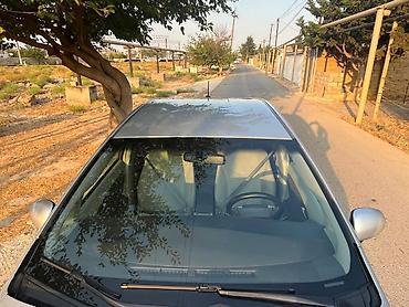 s class mercedes: Toyota Prius (3-cü nəsil) – gümüşü rəng, hibrid Xüsusiyyətlər: - — 8