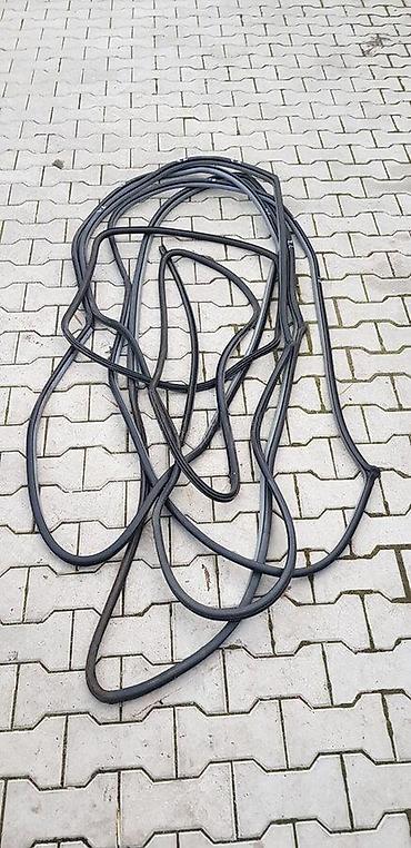 GUMENI KEDER VRATA ZA TOYOTA PREVIA OD 2000. DO 2006. GOD na lalafo.rs GUMENI KEDER VRATA ZA TOYOTA PREVIA OD 2000. DO 2006. GOD