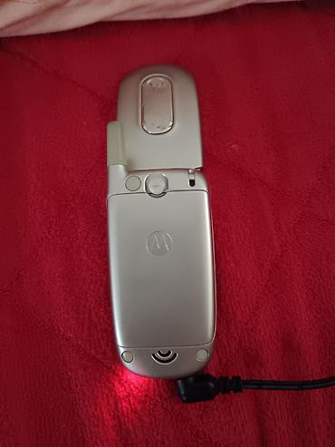 thin clients: Motorola preklopni mobilni telefon (klap) – srebrna boja - — 3