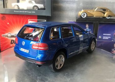 Avtomobil modelləri: 2004 il, 1:24, Dəmir, Ödənişli çatdırılma — 12