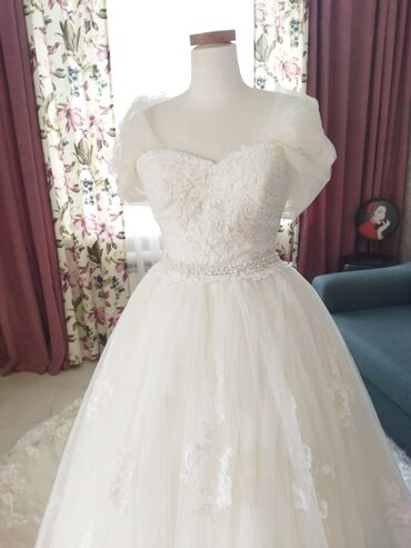 белое платье короткое свадебное: Продаю свадебное платье