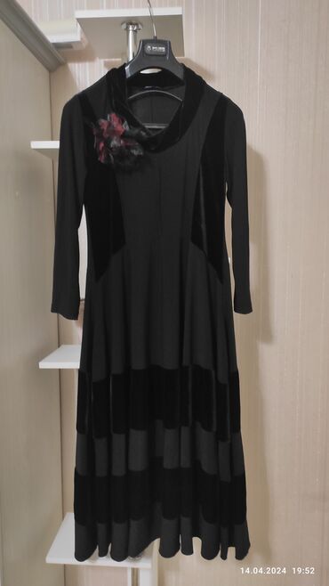 Платья: Вечернее платье, Велюр, С рукавами, XL (EU 42)