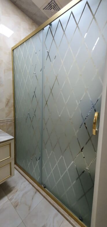 Duş kabinaları, arakəsmələr: Arakəsmə, Künc üçün — 3