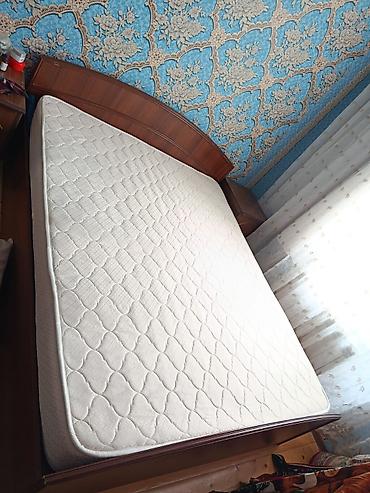 İki nəfərlik taxt və döşək dəsti - Ölçü: təxmini 160×200 sm (şəkilə