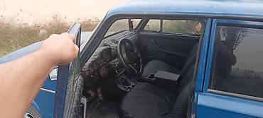 VAZ (LADA): VAZ 2106, mavi rəngli sedan Xüsusiyyətlər: - Kuzov: 4 qapılı sedan — 4