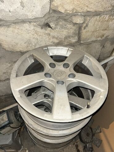 диски шевроле эпика: Alüminium yüngül lehimli disklər dəsti - Sayı: 4 ədəd - Rəng: gümüş -