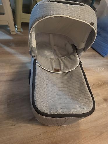 Araba-beşiklər: Uşaq arabası üçün beşik tipli yuva (carrycot) - Rəng: boz, açıq krem — 1