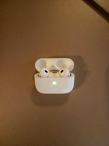 Bluetooth Xüsusiyyətlər: - Aktiv Səs-küyün Azaldılması (ANC) və
