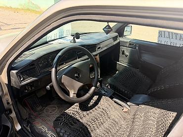 kuza satışı: Mercedes-Benz 190 (W201) sedan - Kuzov: 4 qapılı sedan, bej rəng - — 6