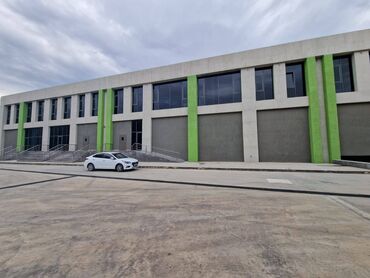 AnbaSədərək Ticarət Mərkəzinin tam yanında yeni A klass anbarlar