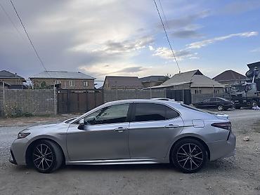 Toyota Camry: 2021 г., 2.5 л, Автомат, Бензин, Седан at lalafo.kg Toyota Camry: 2021 г., 2.5 л, Автомат, Бензин, Седан