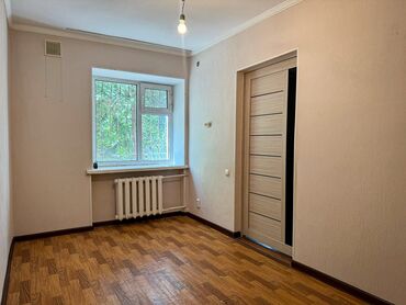 2 комнатная квартира бишкек цена: 2 комнаты, 43 м², Хрущевка, 1 этаж, Косметический ремонт