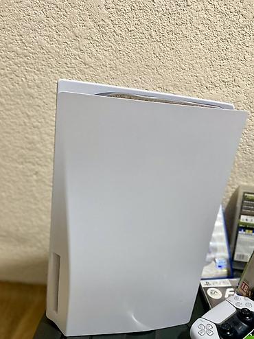 PS5 (Sony PlayStation 5): Sony ps + mk1-astrobot внутри приставки. Два джойстика оригинальные — 6