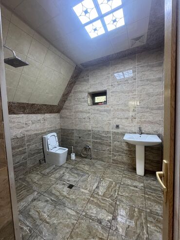 Bağ evlərinin kirayəsi: A-formalı dizaynda müasir bağ evi – şəxsi hovuz və geniş həyət sahəsi — 8