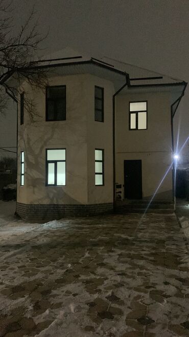 дом в городе бишкек: 180 м², 5 комнат, Утепленный, Бронированные двери, Евроремонт