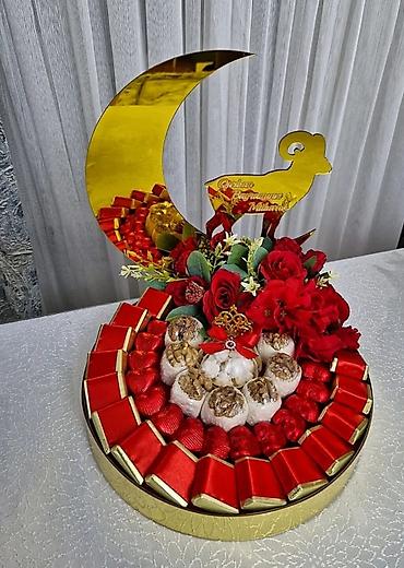8 mart şekiller: Qurban bayramı temalı şokolad və şirniyyat kompozisiyası - Qızılı — 1