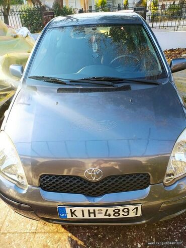 Toyota Yaris: 1.4 l | 2004 year Coupe/Sports