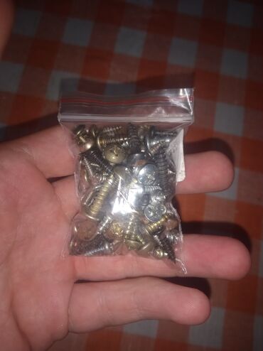 profilin: Məhsul: Kiçik ölçülü qarışıq vintlər dəsti - Paket: çəkicli