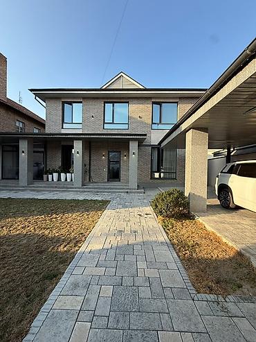 Үйлөрдү сатуу: 6 бөлмө, 250 м², 4 соток, Бишкек, 3-мкр Кыймылсыз мүлк агенттиги — 1