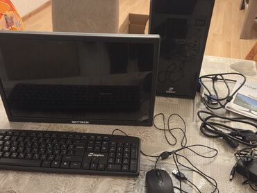 Masaüstü kompüterlər və iş stansiyaları: Komputer seti – masaüstü sistem bloku, 19" monitor və klaviatura/siçan — 10