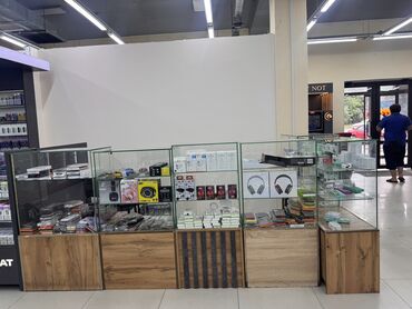 Другое оборудование для бизнеса: Продаем витрину 6 витрин за 6000сом