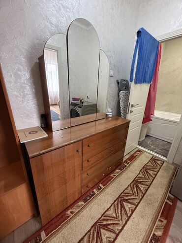 спальные гарнитуры готовые: Кире бериш үчүн гарнитур, Колдонулган, Комод, Күзгү, Жыгач, Өзү алып кетүү, Акылуу жеткирүү