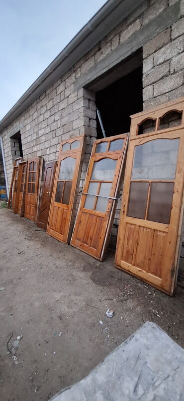 qapilar mdf: Taxta giriş/interyer qapıları – şüşəli klassik model - Material lalafo.az -da qapilar mdf: Taxta giriş/interyer qapıları – şüşəli klassik model - Material
