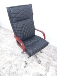 кресло для дома: Продаю офисное кресло