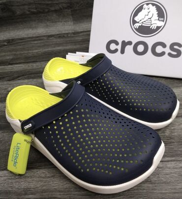 ортопедические шлепки: Кроксы (Crocs) — это легкая, удобная и водонепроницаемая обувь из