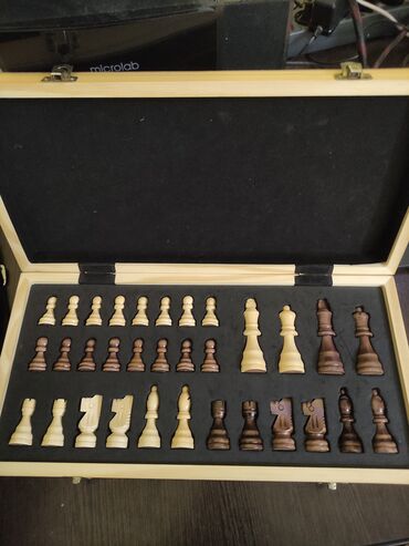 шахматы ош: Продаю новую профессиональную доску для шахматов материал дерево