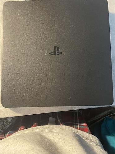 Видеоигры и приставки: PlayStation 4 Slim komplekt • PS4 Slim ~865 GB (təmizlənməyə ehtiyac — 2