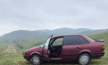 Volkswagen: Volkswagen Passat: 1990 г., 1.8 л, Механика, Бензин, Седан