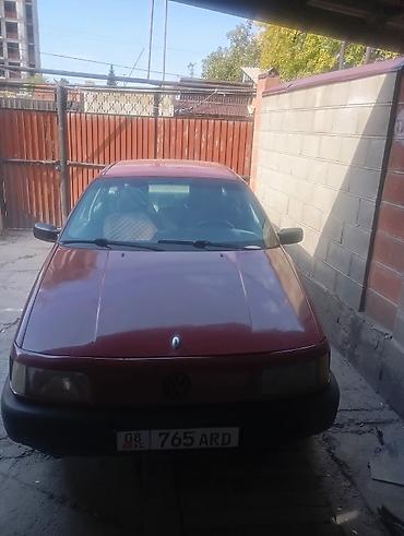 Volkswagen Passat: 1992 г., 1.8 л, Механика, Бензин, Седан at lalafo.kg Volkswagen Passat: 1992 г., 1.8 л, Механика, Бензин, Седан