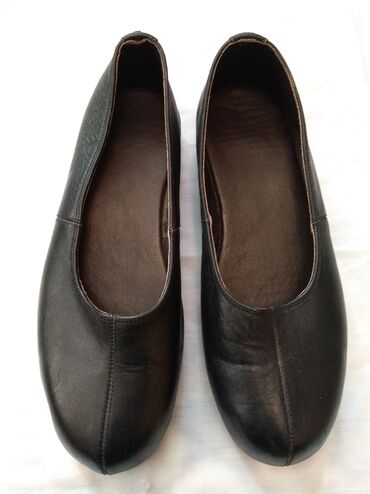 обувь мужская 43: Продаю национальную обувь (чувяки). Новые, внутри и снаружи полностью