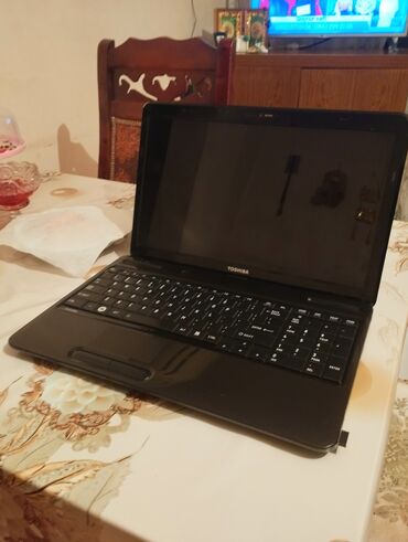 toshiba noutbuklar: İşlənmiş Toshiba, 15.6 ", Intel Core i3, 512 GB