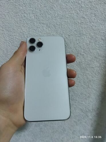 Apple iPhone: IPhone 11 Pro, Б/у, 256 ГБ, Белый, Зарядное устройство, Защитное стекло, Чехол, 76 %