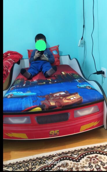 детская кроватка с бортиком: Кровать-машина, Для мальчика, Б/у