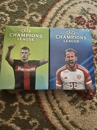 Əntiq əşyalar: UEFA Çempionlar Liqası mövzulu ticarət kartları dəsti. Hər dəstə