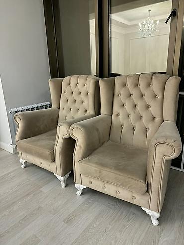 сундук на приданное: Классический комплект мягкой мебели в стиле Chesterfield: - — 2
