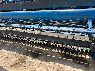 Самоходные косилки: Жатка для уборки сельскохозяйственных культур синего цвета — 2