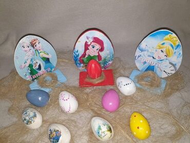 Holiday decorations: Easter decoration, New