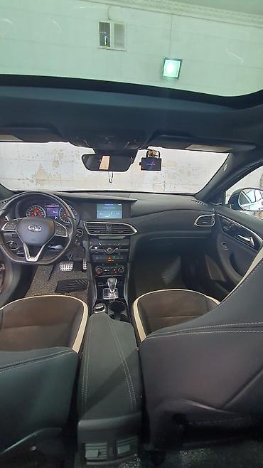 Infiniti: Infiniti : 2016 г., 2 л, Робот, Бензин, Хэтчбэк — 8