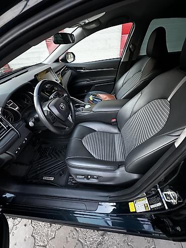 town car: Toyota Camry: 2021 г., 2.5 л, Автомат, Бензин, Седан — 5