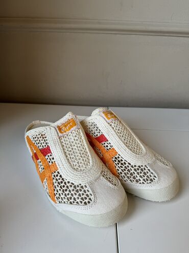 обувь оригинал: Продаю НОВЫЕ SABOT от ONITSUKA TIGER В Бишкеке продают по 100 Я байер