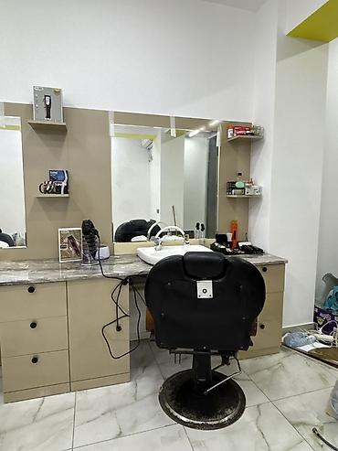 Salon, tibbi mebel: Peşəkar bərbər mebeli və iş guşəsi komplekti - 3 iş stansiyası: hər — 3