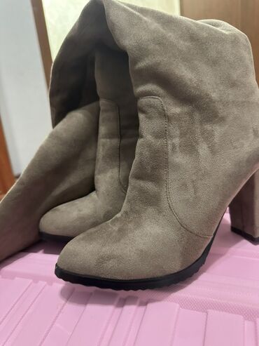 термо обувь женская: Батинкелер, 38, Stuart Weitzman, Колдонулган, түсү - Боз, Өзү алып кетүү