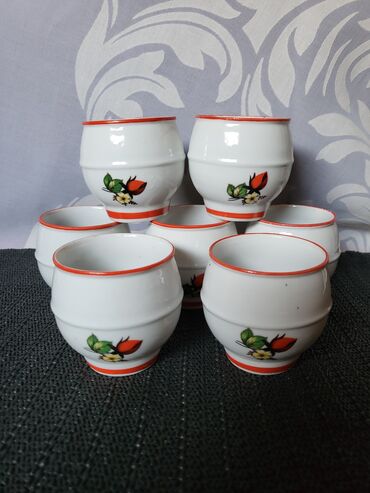 Čaše: Porcelanske nove casice iz 70ih. za zestoko pice. 6+2 kom. Komada — 5