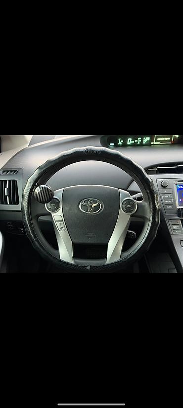 Toyota: Toyota Prius: 2015 г., 1.8 л, Автомат, Гибрид, Седан at lalafo.kg — 3 Toyota: Toyota Prius: 2015 г., 1.8 л, Автомат, Гибрид, Седан — 3