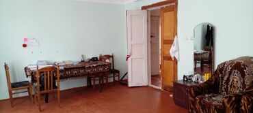 Həyət evləri və villaların satışı: 4 otaqlı, 144 kv. m, Orta təmir
